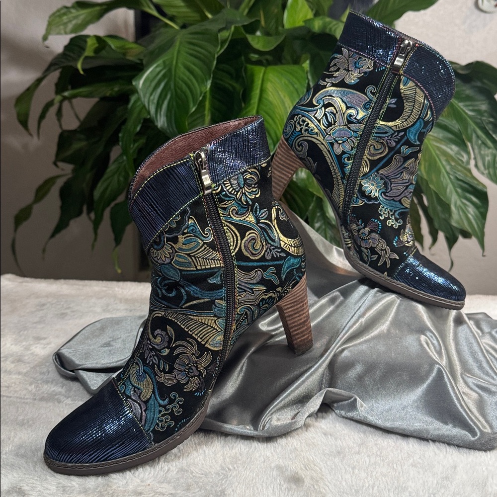 Socofy Bohemin Blue/Gold Design Tapestry Metallic Blue Toe Ankle Boots - Size 10